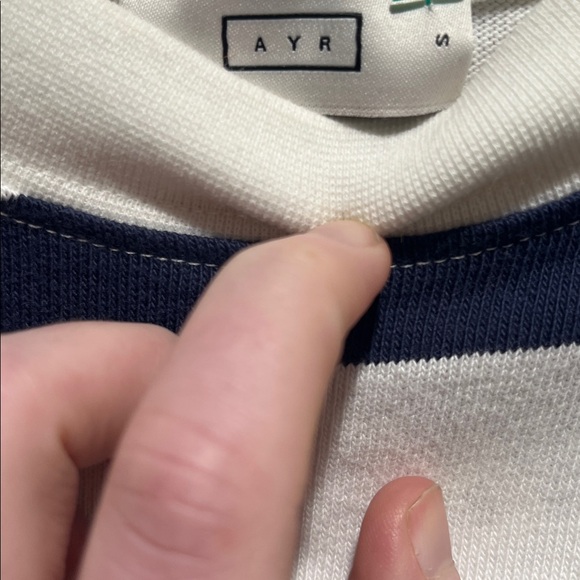 AYR EARLY MORNING HALF DAY CROPPED LONG SLEEVE TOP WOMENS SMALL - Picture 3 of 5